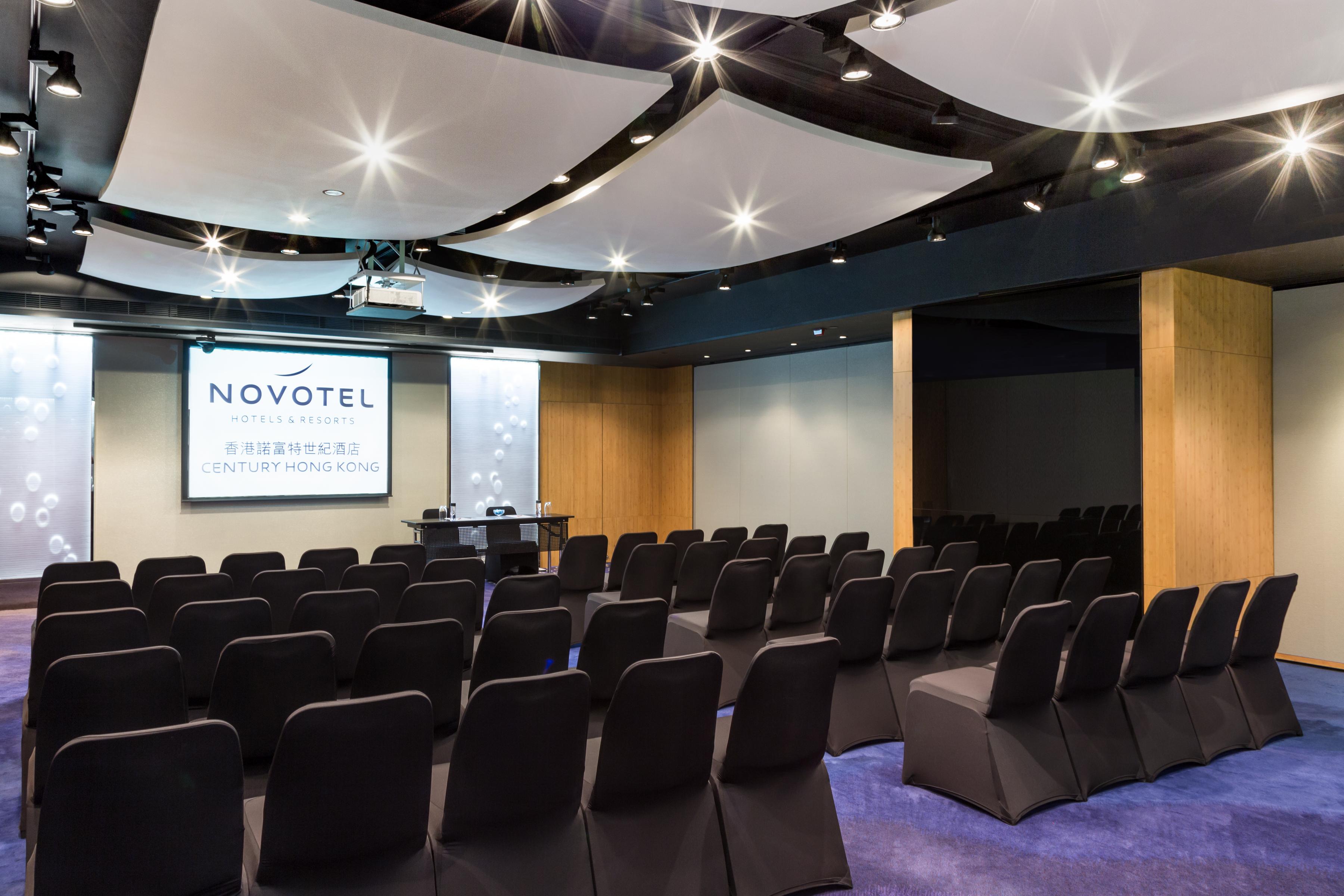 Novotel Century Khách sạn