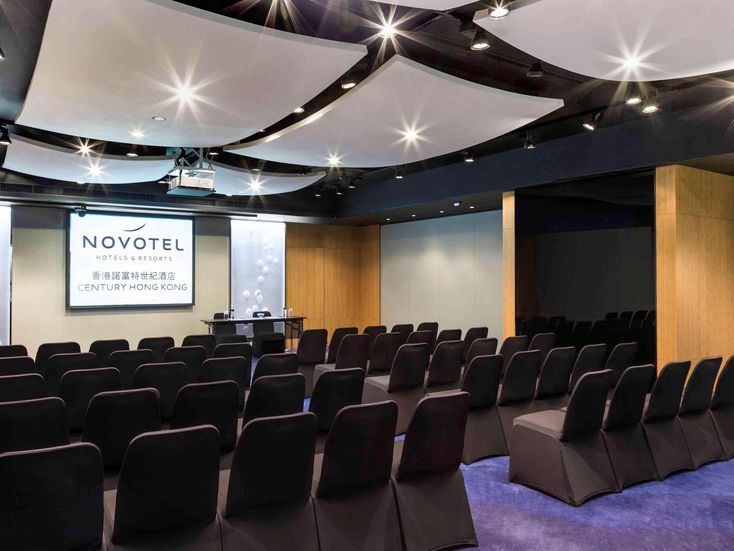 Novotel Century Khách sạn