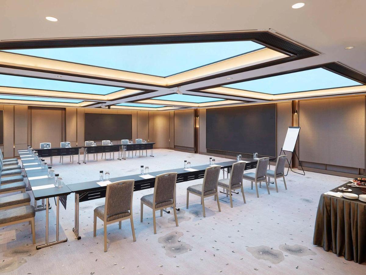 Khách sạn Novotel Century 4*