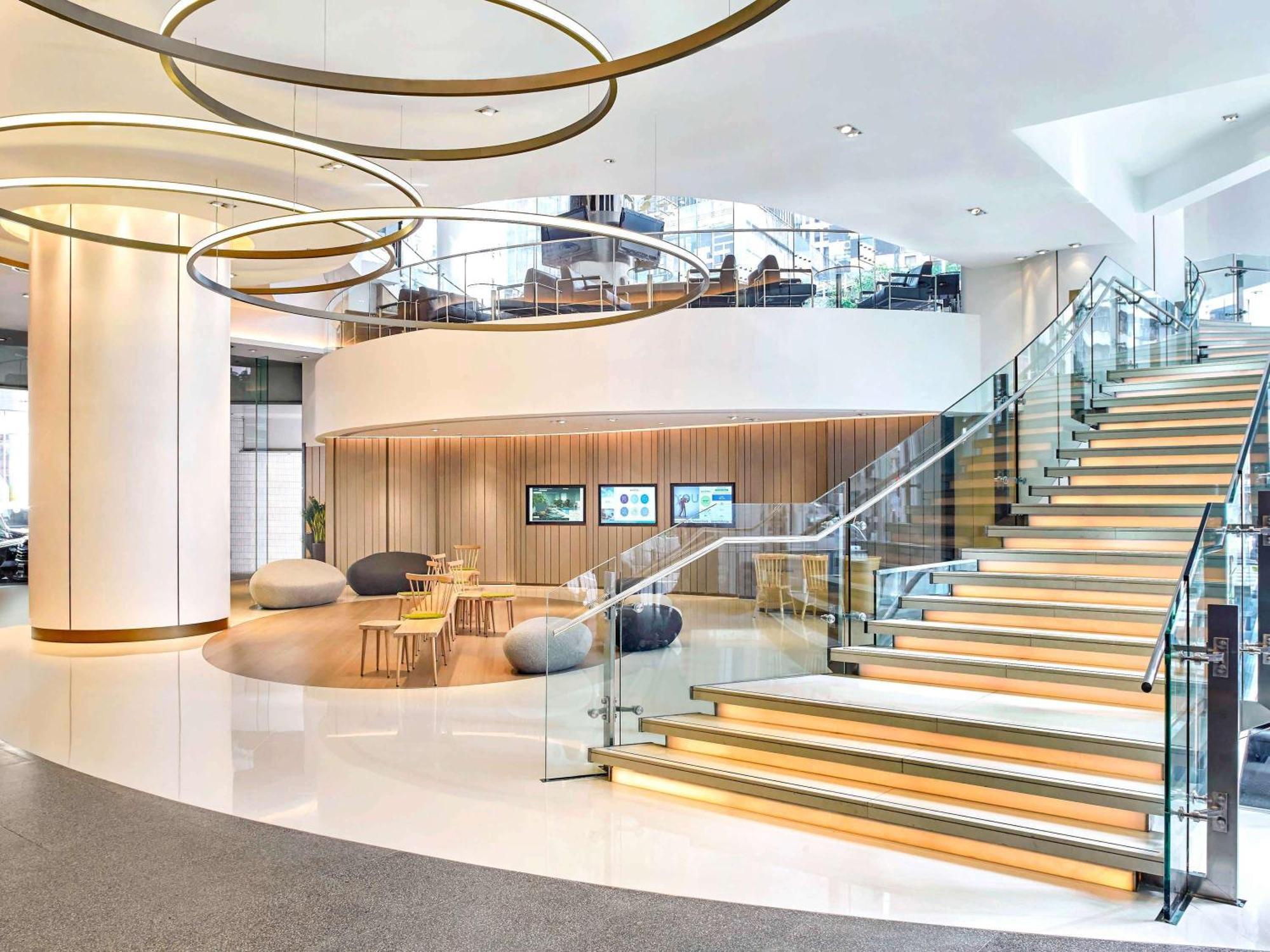 Novotel Century Khách sạn 4*