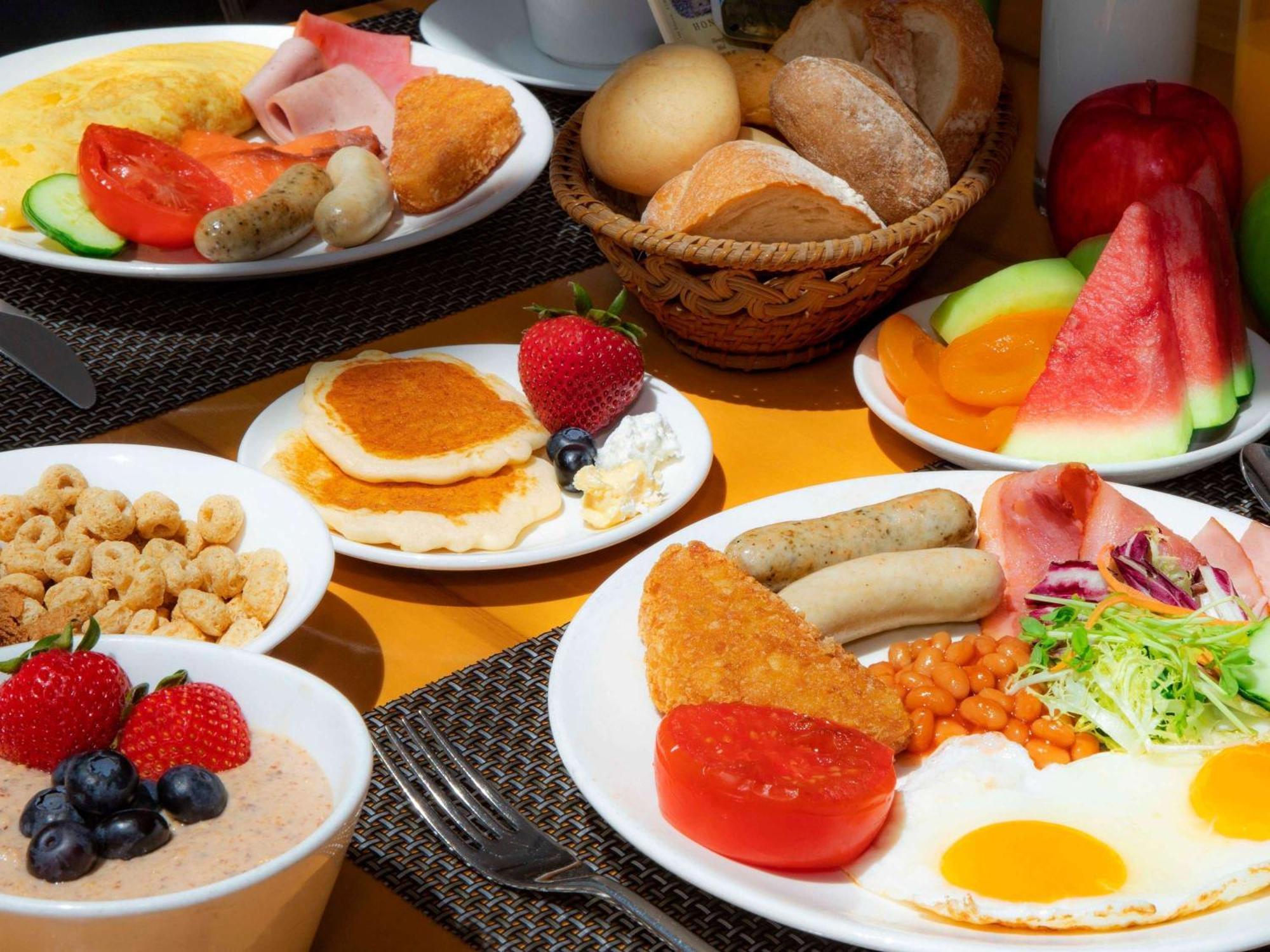 Khách sạn Novotel Century